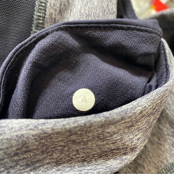 Lululemon Blue inspire mesh detail size 4 space-dye athletic cropped leggings - Picture 6 of 7